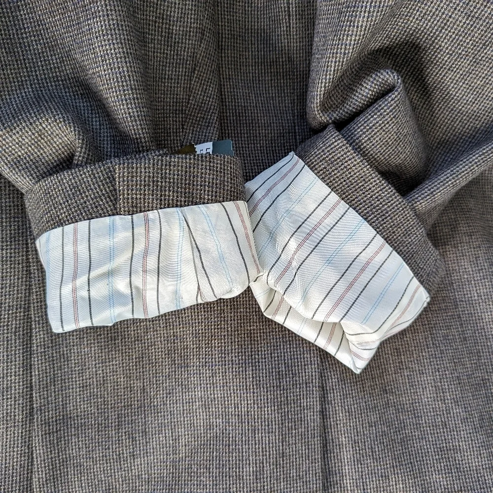 New ...Lauren Ralph Lauren Gray Tweed Blazer . . size 40L
